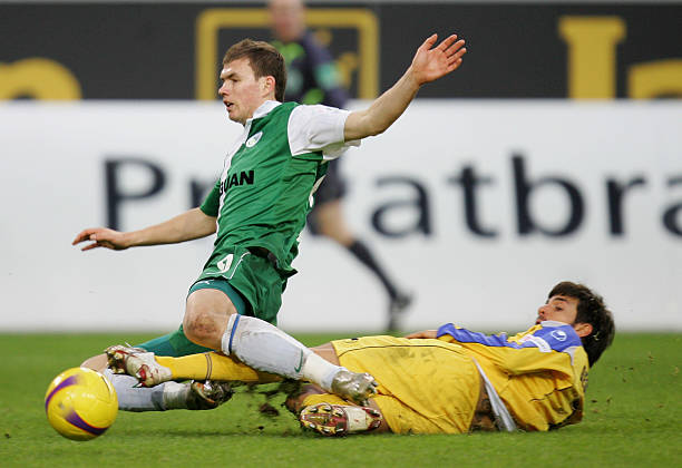 中后场之间 中后场之间